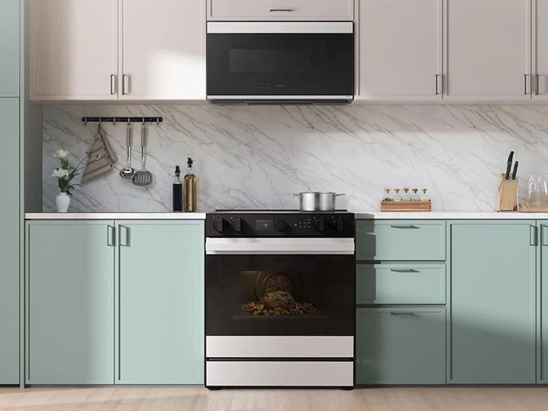 Samsung NSE6DB870012 Bespoke Slide-in Electric Range - Image 4