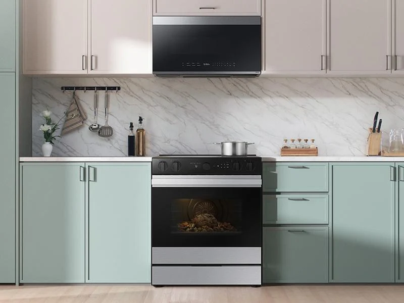 Samsung NSE6DG8700SR Bespoke Slide-in Electric Range - Image 4