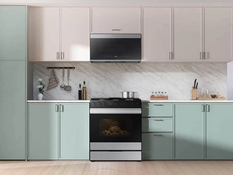 Samsung NSG6DG8500SR Bespoke 6.0 cu. ft. Smart Slide-In Gas Range with Air Sous Vide & Air Fry in Stainless Steel - Image 3