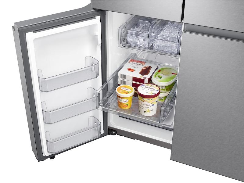 23 cu. ft. Smart Counter Depth 4-Door Flex™ refrigerator with Family Hub™ and Beverage Center in Stainless Steel - Image 7