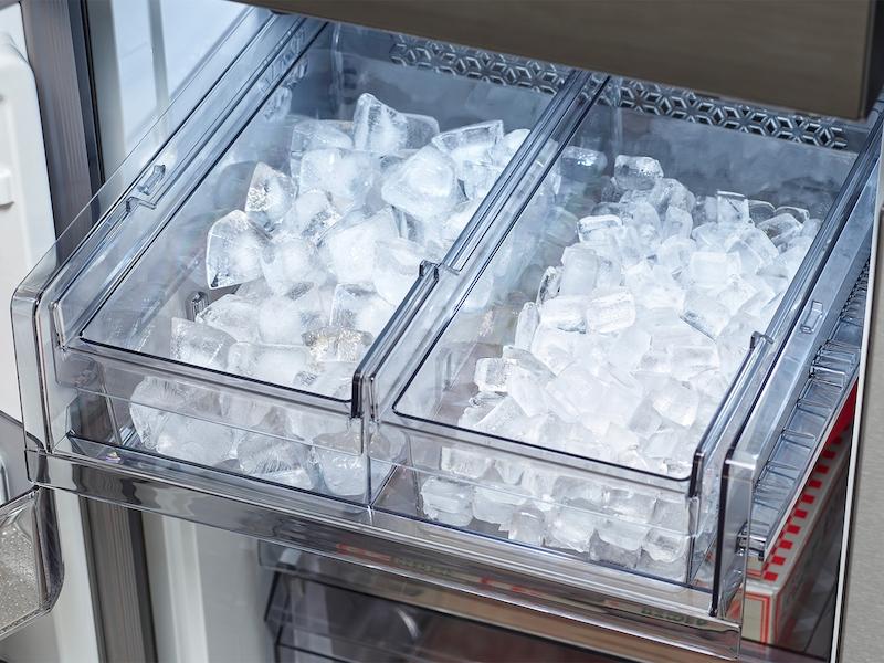 Samsung RF23DB9900QD Bespoke Counter Depth 4-Door Flex™ Refrigerator (23 cu. ft.) with AI Family Hub+™ and AI Vision Inside™ in Stainless Steel - Image 9