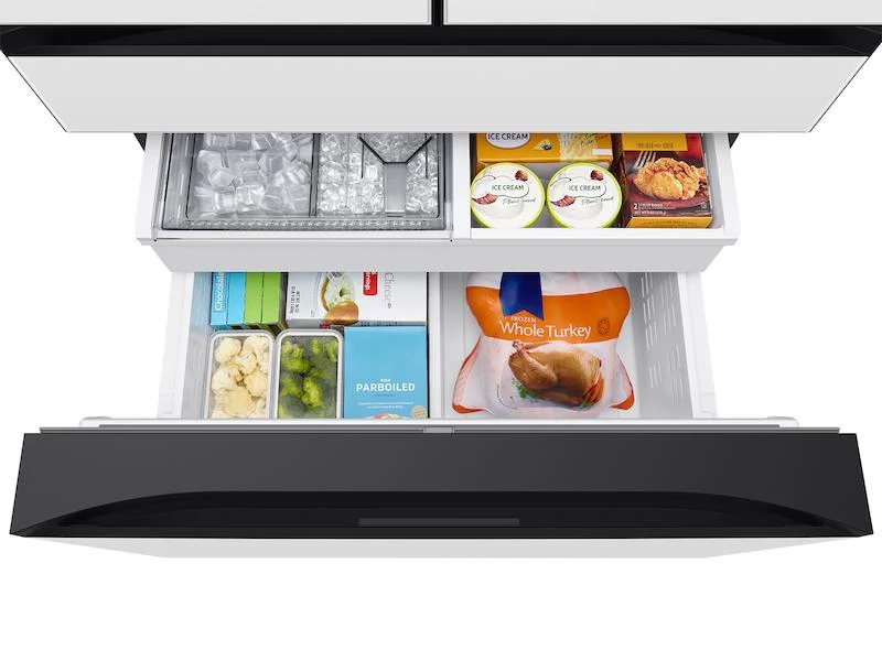 Samsung RF90F29AEW Bespoke 29 cu. ft. 4-Door French Door Refrigerator with AI Family Hub™+ & AI Vision Inside™ in White Glass - Image 15