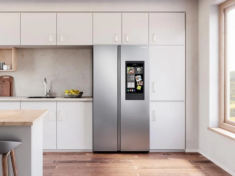 Samsung RS28A5F61SR 27.3 cu. ft. Smart Side-by-Side Refrigerator with Family Hub™ in Stainless Steel - Image 3