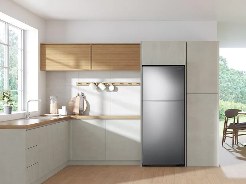 Samsung RT16A6195SR 15.6 cu. ft. Top Freezer Refrigerator with All-Around Cooling in Stainless Steel - Image 3