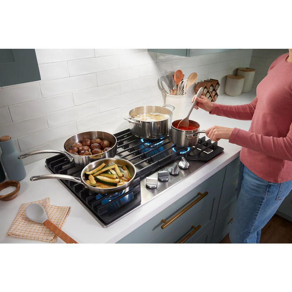 Whirlpool WCGK3030PS 30-inch Gas Cooktop with SpeedHeat™ Burners - Image 11
